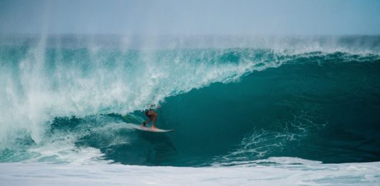 Les meilleurs spots pour surfer en Australie Surfeur australien