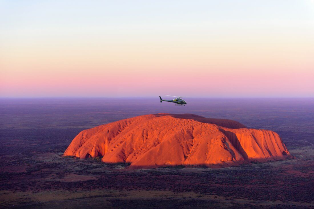 visiter le centre rouge de l'Australie, tour en hélicoptère